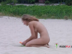 18 ans, Amateur, Plage, Nudiste, Public, Adolescente