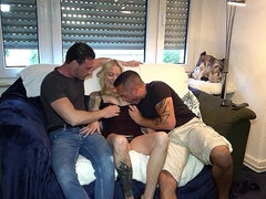 Leie, Grosser schwanz, Hardcore, Selbstgemacht, Mann mann frau, Muschi, Rau, Strümpfe