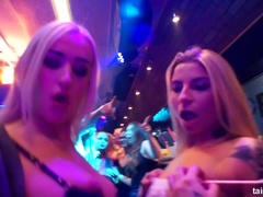 Blonde, Habillées, Dansant, Interracial, Léchez, Orgie, Satin, Mouillée