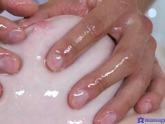 Schönheit, Grosse titten, Handjob, Massage, Öl, Weibliche ejakulation, Hoch, Nass