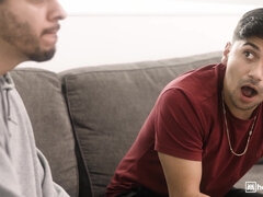 Grosse bite, Gros seins, Sucer une bite, Petit ami, Brunette brune, Plantureuse, Hard, Chatte