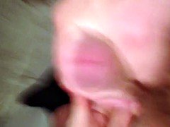 MY GF GIVES A NICE HANDJOB & I SPEW OUT A LOAD OF HOT CUM!!