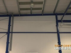 Sucer une bite, Brunette brune, Concours, Queue, Talons, Chatte, Chevaucher, Adolescente