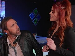 69 negenenzestig, Zwart, Jurk, Lesbisch, Natuurlijke tieten, Kut duiken, Tatoeage, Tieten likken