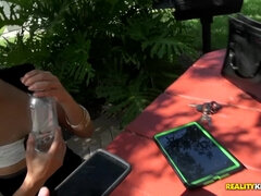 Блондинки, Минет, Брюнетки, Семяизвержение, Латиноамериканки, Лизание, Пухлые соски, Сиськи