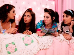 Жопа, Пальцем, Поцелуи, Лесбиянка, Лизание, Киски, Молоденькие, В поезде