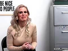 Grosse titten, Blondine, Hd, Büro, Muschi, Gestohlen, Tätowierung, Uniform