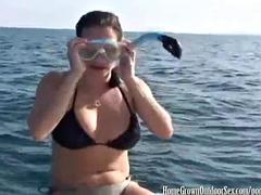 Amateur, Gros seins, Sucer une bite, Brunette brune, Tir de sperme, Hard, Nénés, Sous marin