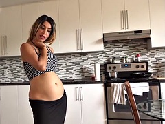 Alena Love belly update 4