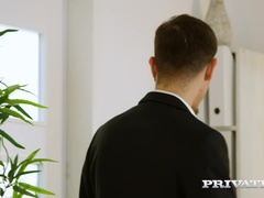 In den arsch, Braunhaarige, Hd, Absätze, Milf, Russisch, Rasiert, Lehrer