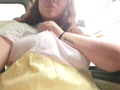Gros seins, Bus, Rondelette, Fait maison, Masturbation, Public, Pute, Mouillée