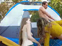 Blasen, Fingern, Flotter vierer, Lecken, Im freien, Muschi, Tätowierung, Jungendliche (18+)