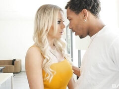 Gros cul, Grosse bite, Blonde, Sucer une bite, En levrette, Interracial, Mère que j'aimerais baiser, Chatte