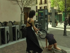 Anal, Domination, Femelle, Humiliation, Public, Punition, Rugueux, Voyeur