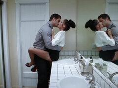 Cul, Salle de bains, Voiture, Tir de sperme, En levrette, Faciale, Talons, Petite femme