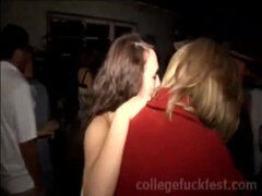 Amateur, Sucer une bite, Tir de sperme, Faciale, Hard, Fête, Petite femme, Voyeur