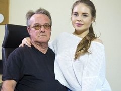 Blondine, Blasen, Hundestellung, Lecken, Muschi, Entkleiden, Jungendliche (18+), Titten