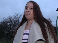 Noire, Sucer une bite, Brunette brune, Bus, Attrapée, Naturelle, Seins naturels, Nénés