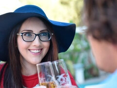 Culo grande, Verga grande, Mamada, Morena, Estilo perrito, Vestido, Secretaria, Adolescente