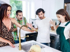 Большая жопа, Большие сиськи, Минет, Член, Собачьи, Куколка, Вчетвером, Милф