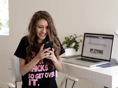 18 años, Tetas grandes, Morena, Penetracion con puños, Hd, Lesbiana, Tetas naturales, Realidad