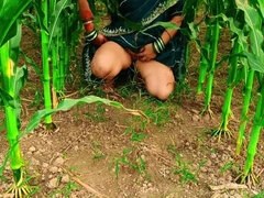 Bisexuelle, Sucer une bite, Couple, Branlette thaïlandaise, Léchez, De plein air, Chatte, Gicler