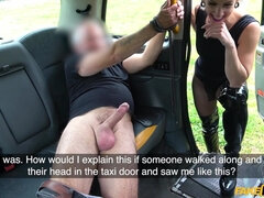 Nasty slut Luna Toxxxic seduces and fucks her taxi driver