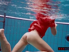 18 ans, Hd, Nue, Piscine, Rousse roux, Softcore, Adolescente, Sous marin
