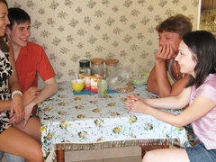 Любители, Большой член, Брюнетки, Член, Вчетвером, Натуральные, Натуральные сиськи, Сиськи