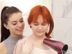 Брюнетки, Поцелуи, Лесбиянка, Мастурбация, Киски, Бритые, Молоденькие, Сиськи