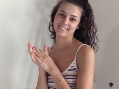 Gros seins, Sucer une bite, Brunette brune, Queue, En levrette, Interracial, Adolescente, Branlette espagnole