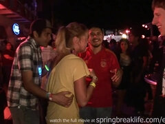 Universidad, Despelote, Novia, Desnudo, Al aire libre, Público, Estudiante, Adolescente