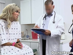 Tussi, Braunhaarige, Spermaladung, Natürlichen titten, Krankenschwester, Muschi, Tätowierung, Flotter dreier