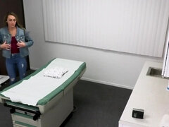 フェラチオ, 医者, なめる, 熟年, オフィス, ガリガリ, ティーン, 三人