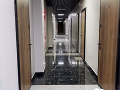 Horny Teen Girl Invites Me to Her Hotel Room for a Hard Fuck