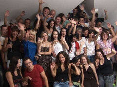 18 jaar, Enthousiasteling, Pijpbeurt, Bruinharig, Groep, Huisgemaakt, Masturbatie, Orgie