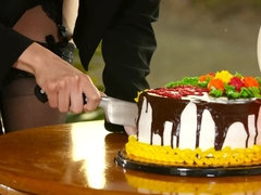 Culo, Tetas grandes, Morena, Comida, Masturbación, Tetas naturales, Coño, Tatuaje