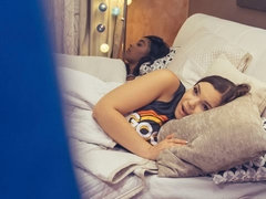 フェラチオ, 茶髪の, 捕まる, 黒人, 手コキする, ティーン, 三人, オッパイの