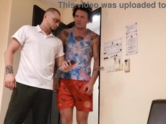 Asiatisch, Arsch, Sadomasochismus, Besamung, Hd, Schreiend, Thai, Flotter dreier