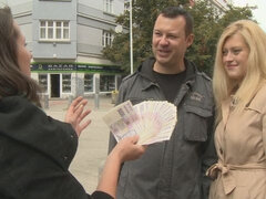 ブロンド, フェラチオ, 気狂い, 女 人男 人, 手コキする, パーティ, ティーン, 三人