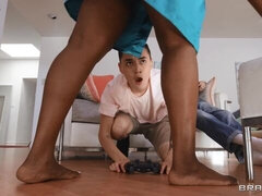 Cuarto de baño, Verga grande, Mamada, Morena, Muñeca, Ébano, Interracial, Madres para coger