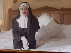 Americano, Culo grande, Verga grande, Tetas grandes, Mamada, Morena, Monja, Orgasmo