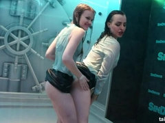 Любители, В клубе, Смазливые, Танцы, Кожа, Вечеринка, Атлас, Душ