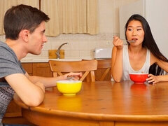 Asiatisch, Blasen, Braunhaarige, Handjob, Lecken, Dürr, Jungendliche (18+), Titten