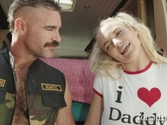 Blonde, Mignonne, Domination, Doigter, Hard, Humiliation, Maigrichonne, Adolescente