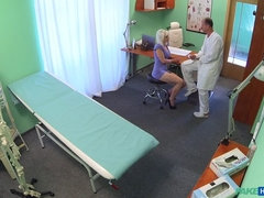 Blondine, Besamung, Fingern, Lecken, Büro, Muschi, Uniform, Spanner