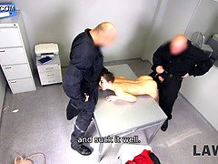 Schönheit, Blasen, Vollbusig, Realität, Rau, Jungendliche (18+), Flotter dreier, Uniform