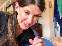 Amateur, Brunette brune, Attrapée, Hd, Mère que j'aimerais baiser, Maman, Pov, Suçant