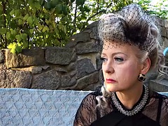 Pijpbeurt, Oudere vrouw, Stel, Tsjechisch, Europees, Ondergoed, Rijpe lesbienne, Buiten