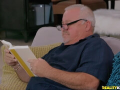 Milfs Lick 18Yo Schoolgirls - Welcome To The Cam Show 1 - Bonnie Rotten